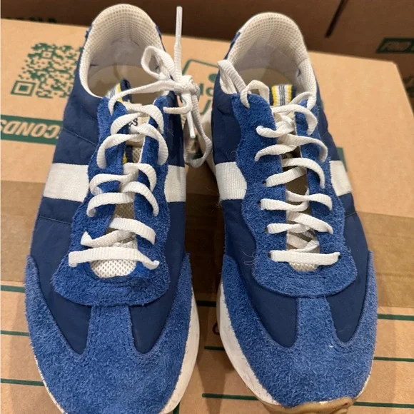 SeaVee Acorn shoes - like new! - Picture 2 of 7